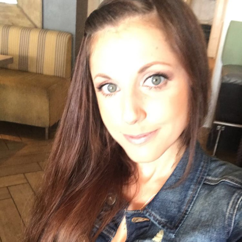 Meet your Posher, Daniela I’m a mama of two kids